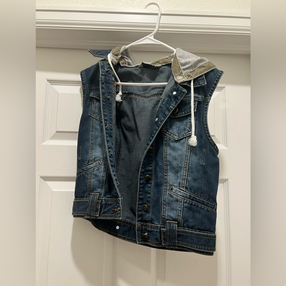 Jean Vest